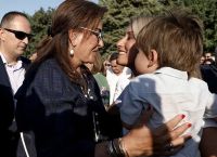 Ντόρα Μπακογιάννη: Το απίστευτο δώρο που έκανε στη Σία Κοσιώνη όταν παντρεύτηκε τον γιο της