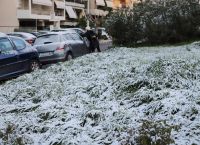 Λεωφόρος Πάρνηθος: Διεκόπη η κυκλοφορία λόγω χιονόπτωσης