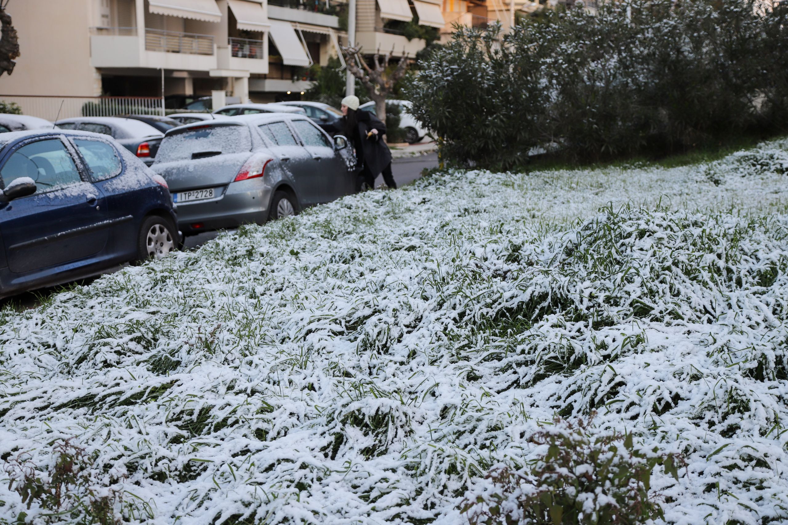 Λεωφόρος Πάρνηθος: Διεκόπη η κυκλοφορία λόγω χιονόπτωσης