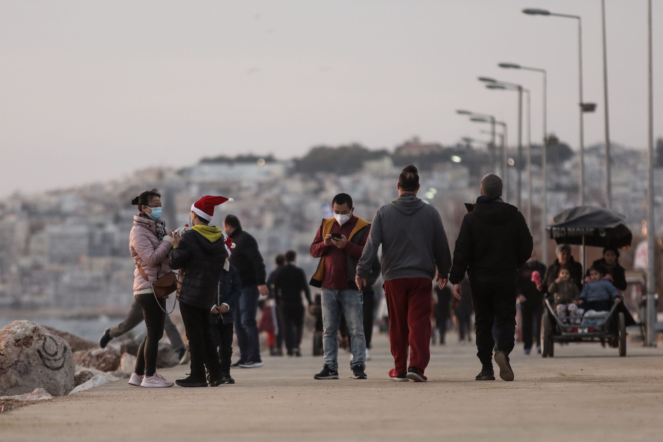 Κρούσματα σήμερα 04/01: «Βυθίζεται» η Αττική με 19.828 κρούσματα