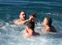Φοιτητής έπιασε τον σταυρό στη Θεσσαλονίκη – Ποιοι ήταν εκεί και τι δήλωσαν
