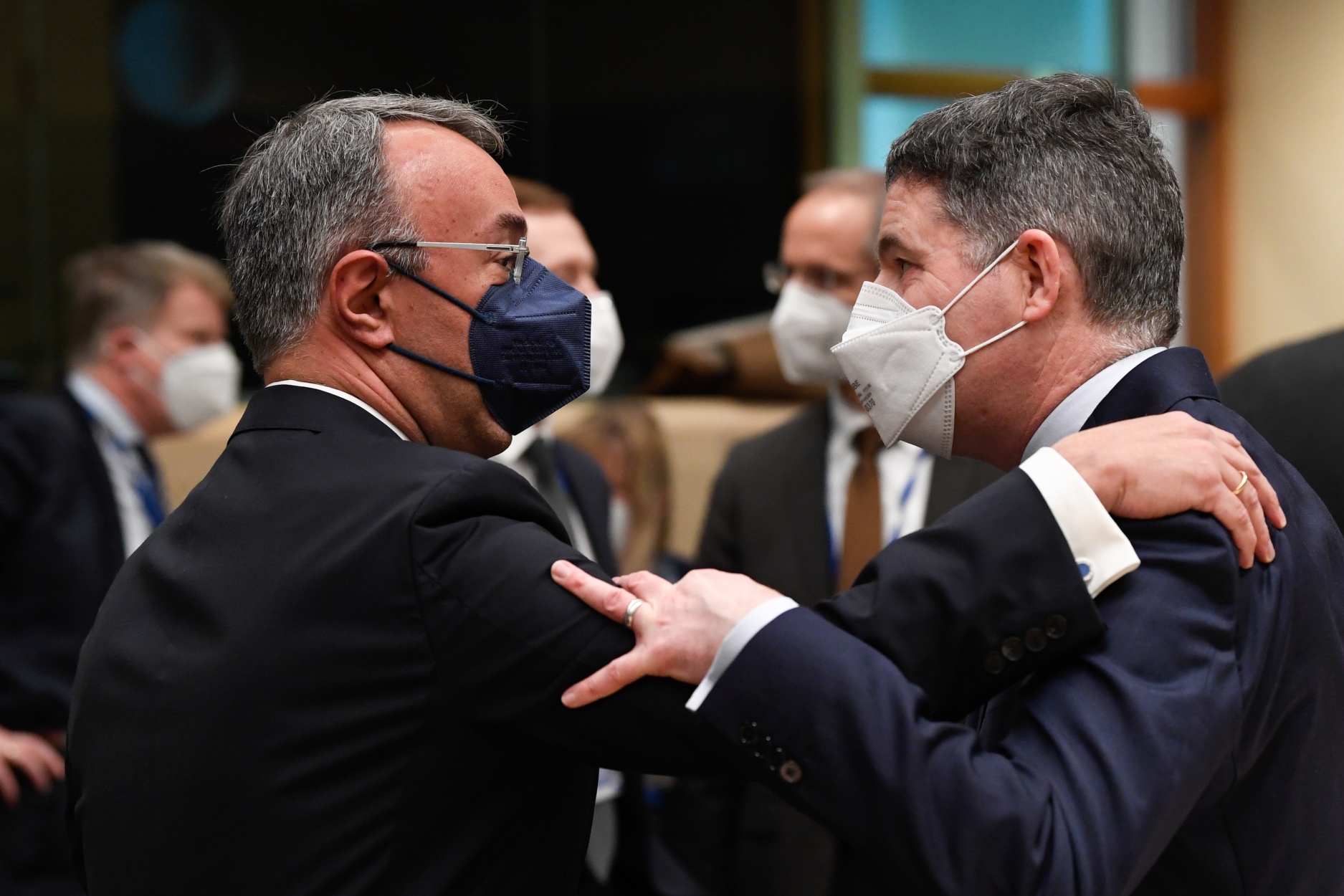 Σταϊκούρας Ecofin: Παρά τις διεθνείς προκλήσεις η ελληνική οικονομία τα κατάφερε