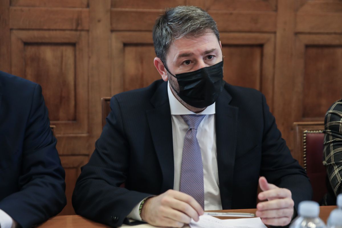 Ανδρουλάκης: Να ενισχυθεί η Επιτροπή Ανταγωνισμού για να αυξηθούν οι έλεγχοι στην αγορά