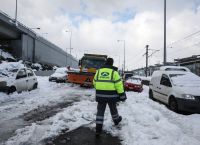 Κακοκαιρία Ελπίδα: Παράταση αργίας, αποζημιώσεις και κλειστά σχολεία – Συνεδριάζει το υπουργικό