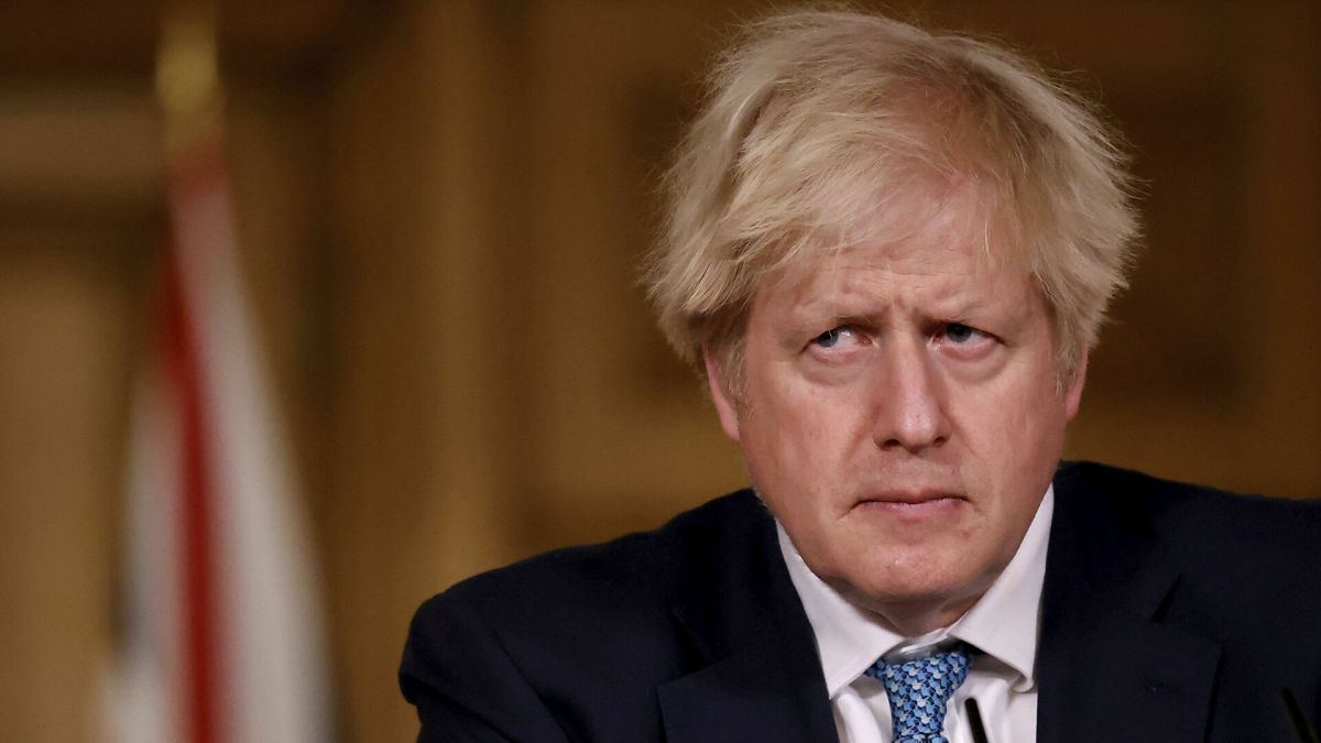 Ουκρανική κρίση: «Φρένο» στις συναλλαγές με δολάρια και λίρες για τη Ρωσία, προτείνει ο Τζόνσον