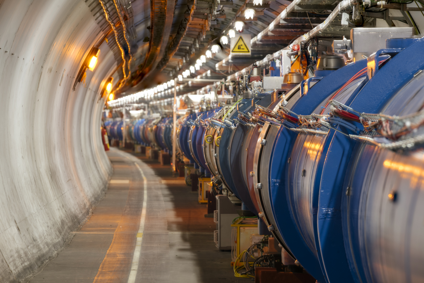 CERN πείραμα: Ο λόγος που η ύλη και η αντιύλη δεν αλληλοεξουδετερώθηκαν