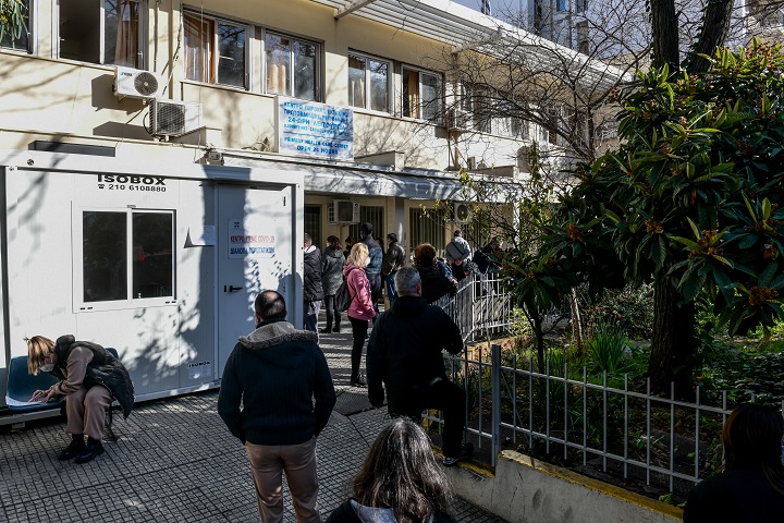 Κορωνοϊός: 19.075 νέα κρούσματα και 111 θάνατοι