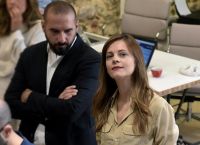 Θετικός στον κορωνοϊό ο γιος Αχτσιόγλου-Τζανακόπουλου – Πώς το ανακοίνωσαν