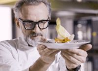 Ο Massimo Bottura θέλει να σταματήσετε να σπαταλάτε φαγητό