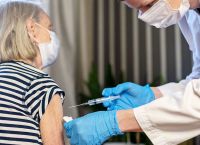 Εμβόλια πρόστιμο: Έρχονται αποκαλυπτήρια για τα 100 ευρώ από τον Πιτσιλή