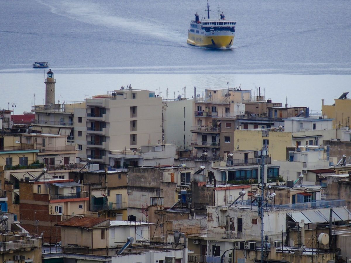 Νέος ΕΝΦΙΑ 2022: Πόσο θα πληρώσουν οι ιδιοκτήτες για ακίνητα σε Μύκονο, Λαύριο, Νέα Σμύρνη, Πετρούπολη