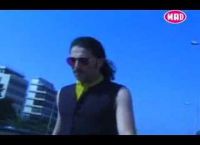 Το πρώτο βίντεο κλιπ του Βαλάντη: Μακριά μαλλιά, σαμπάνιες και ναρκωτικά… για το «Σε Ζητώ Στα Σινεμά»