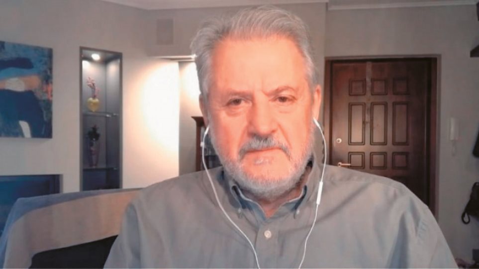 Καπραβέλος: «Η πανδημία δε λέει να κοπάσει, η πλειοψηφία των διασωληνωμένων είναι με Όμικρον 2»