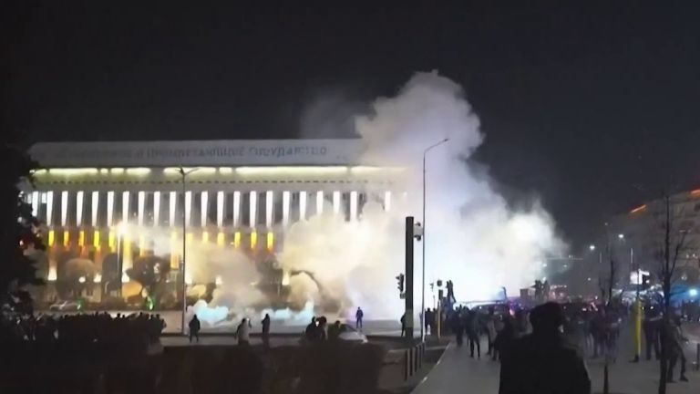 Καζακστάν: Έκρηξη και πυροβολισμοί κοντά στην κεντρική πλατεία του Αλμάτι