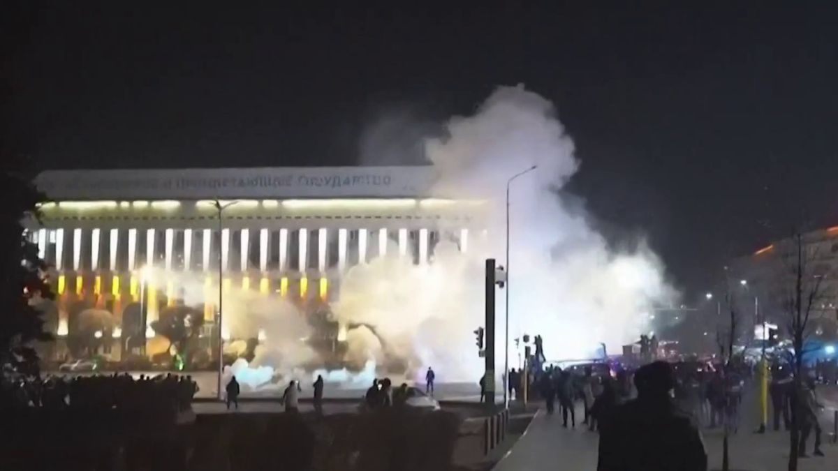 Καζακστάν: Ακροβατεί η ειρήνη – Βίαιες συγκρούσεις
