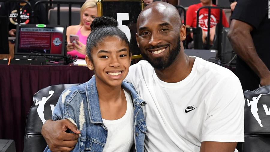 Kobe Bryant: Άγαλμα του θρύλου του NBA και της κόρης του στο σημείο της τραγωδίας [pics]