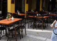 Η μουσική εξημερώνει και την «Ο»; – Σενάρια για επιστροφή στην εστίαση