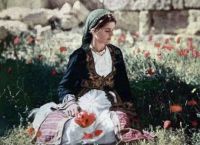 National Geographic: Η όμορφη κοπέλα από τη Κύπρο που γοήτευσε το περιοδικό 25 χρόνια μετά την αναζήτησε ξανά