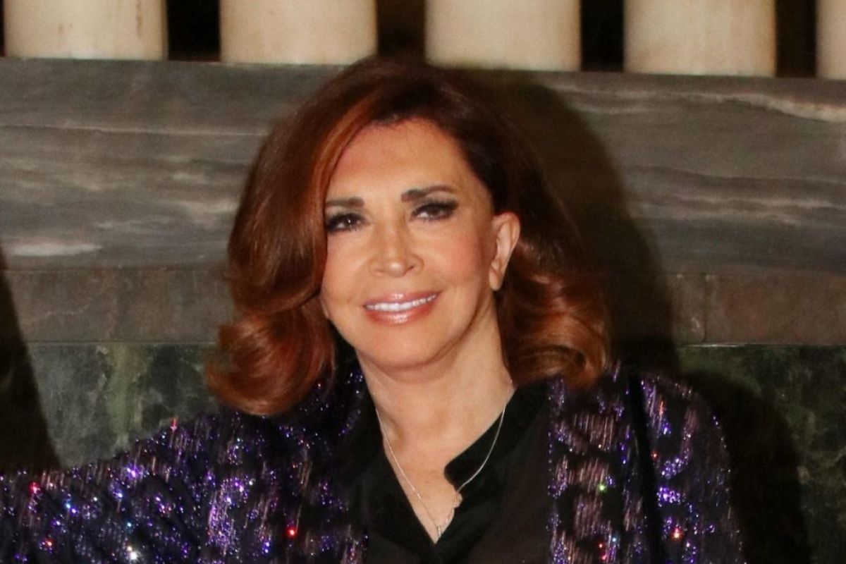Μιμή Ντενίση: «Έχω ξεπεράσει το στάδιο του ναρκισσισμού, δε με νοιάζει πώς θα κάτσω για να φανώ ωραία»