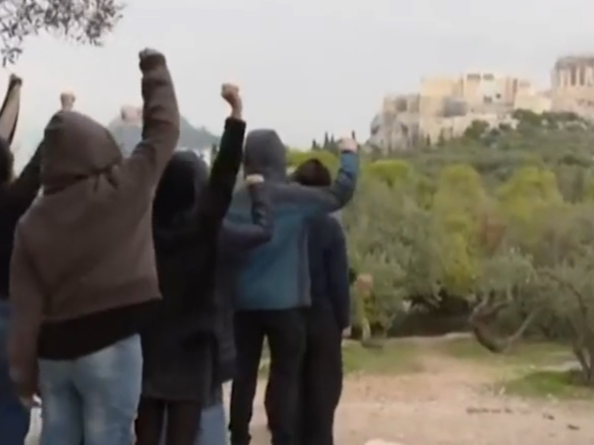 Προκαλούν οι συντελεστές της ταινίας «Ξεπαρθενών»: Η ανάρτησή τους