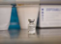 Pfizer: Δόθηκε το πράσινο φως στην 4η δόση του εμβολίου από τον FDA Pfizer: Δόθηκε το πράσινο φως στην 4η δόση του εμβολίου από τον FDA