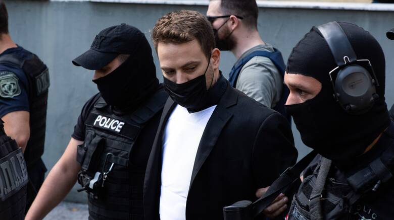 Έγκλημα στα Γλυκά Νερά: Μήνυση στον Αναγνωστόπουλο για τη δολοφονία του σκυλιού της Καρολάιν