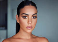 Georgina Rodriguez: Πως γνωρίστηκε με τον άσο του ποδοσφαίρου Ρονάλντο και το ριάλιτι στο Netflix Georgina Rodriguez: Πως γνωρίστηκε με τον άσο του ποδοσφαίρου Ρονάλντο και το ριάλιτι στο Netflix