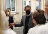 Τσίπρας στο Αλεξάνδρα: Μια νέα κυβέρνηση το 2022 θα στηρίξει γιατρούς και νοσηλευτές