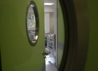 Πέθανε γιατρός που είχε πρωτοστατήσει σε κινητοποιήσεις κατά της υποχρεωτικότητας Πέθανε γιατρός που είχε πρωτοστατήσει σε κινητοποιήσεις κατά της υποχρεωτικότητας