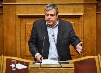 ΣΥΡΙΖΑ – Αυγή: Δεν διαβάζουν τα μέλη την εφημερίδα, λέει ο Βερναρδάκης