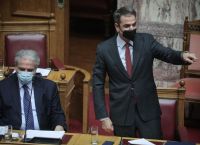 Πρόταση μομφής: Σύγκρουση Μητσοτάκη – Τσίπρα στη Βουλή για τις ευθύνες Στυλιανίδη