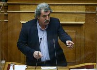 Παύλος Πολάκης: Σφοδρή επίθεση κατά Πλεύρη – Στο νοσοκομείο η 83χρονη μητέρα του βουλευτή