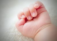 Χαλάνδρι: Αναζητούν τη γυναίκα που εγκατέλειψε το βρέφος – Τι λέει το σημείωμα