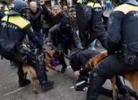 Άμστερνταμ: Άγριες συγκρούσεις διαδηλωτών – αστυνομίας για το lockdown