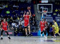 Φενέρμπαχτσε – Ολυμπιακός 94-80: Απραξία, νεύρα και αποβολή Μπαρτζώκα