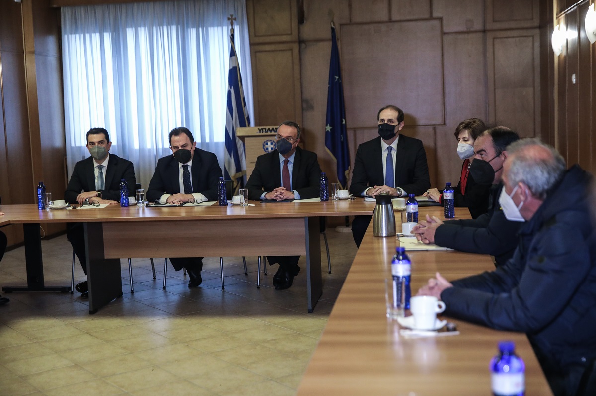 Μπλόκα αγροτών: Συνεχίζονται οι κινητοποιήσεις