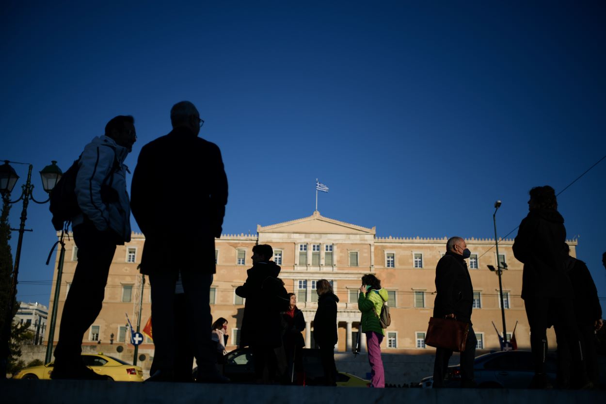 Κρούσματα [14/2]: 5.455 στην Αττική και 2.202 στη Θεσσαλονίκη – Ο χάρτης της διασποράς
