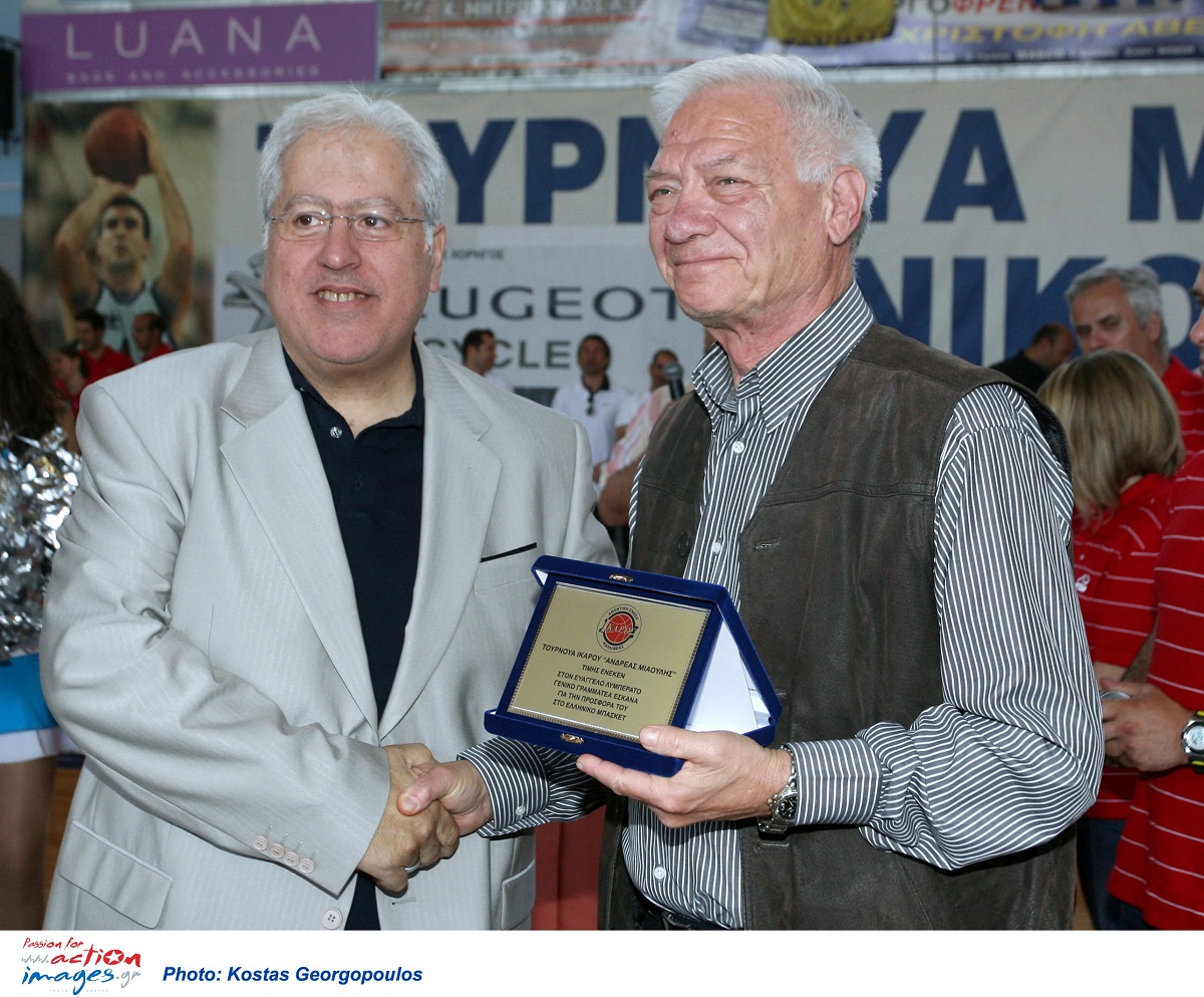Πέθανε ο Βαγγέλης Λυμπεράτος – Θλίψη στο ελληνικό μπάσκετ