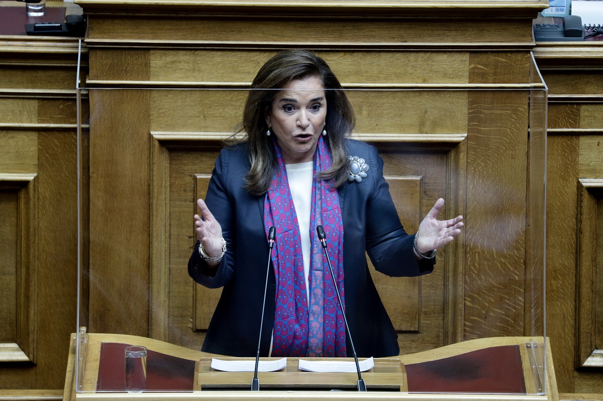Μπακογιάννη: Εξοργιστική η δήλωση Δούκα – Δεν κάνεις χαβαλέ με εθνικές τραγωδίες