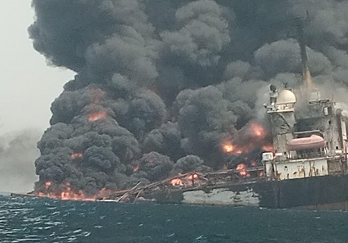 Νιγηρία: Συγκλονιστικό βίντεο με φλεγόμενο τάνκερ