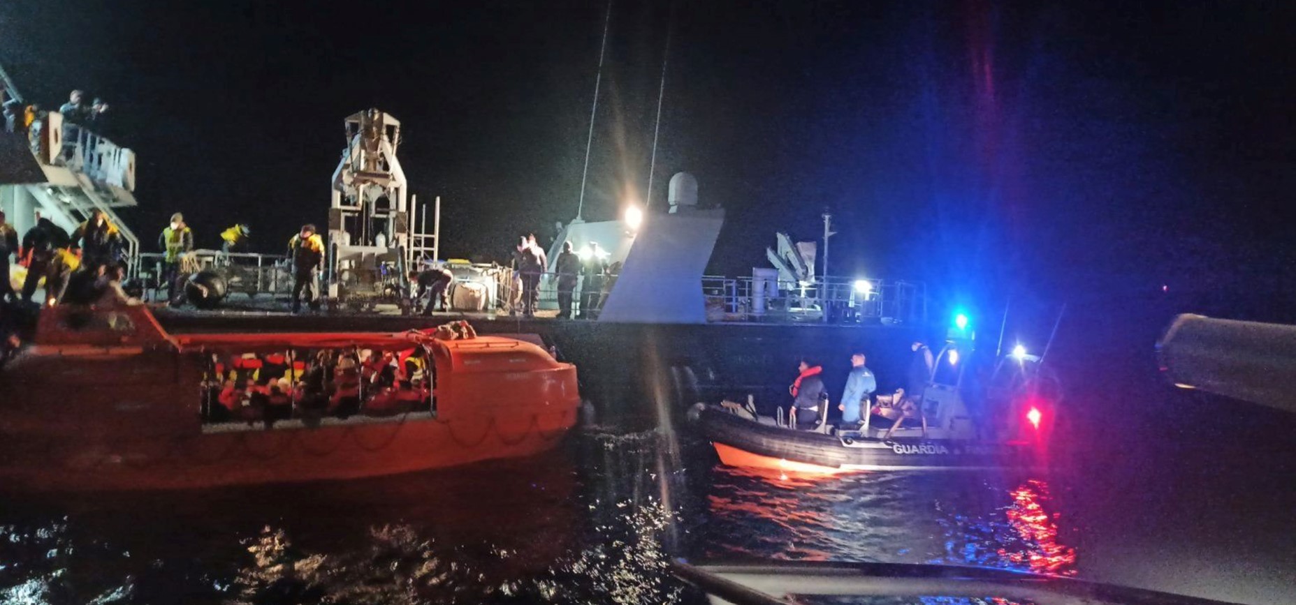 Φωτιά σε πλοίο στην Κέρκυρα: Ελεύθεροι ο πλοίαρχος και δύο μηχανικοί του Euroferry Olympia