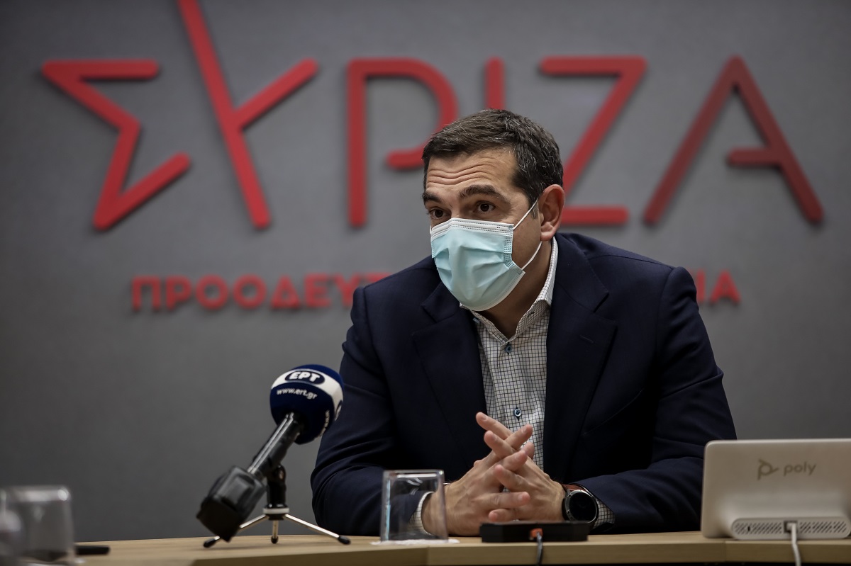 Τσίπρας: Ο Μητσοτάκης αφού έφερε τρομακτική ακρίβεια τώρα δεν αποκλείεται να δραπετεύσει με εκλογές