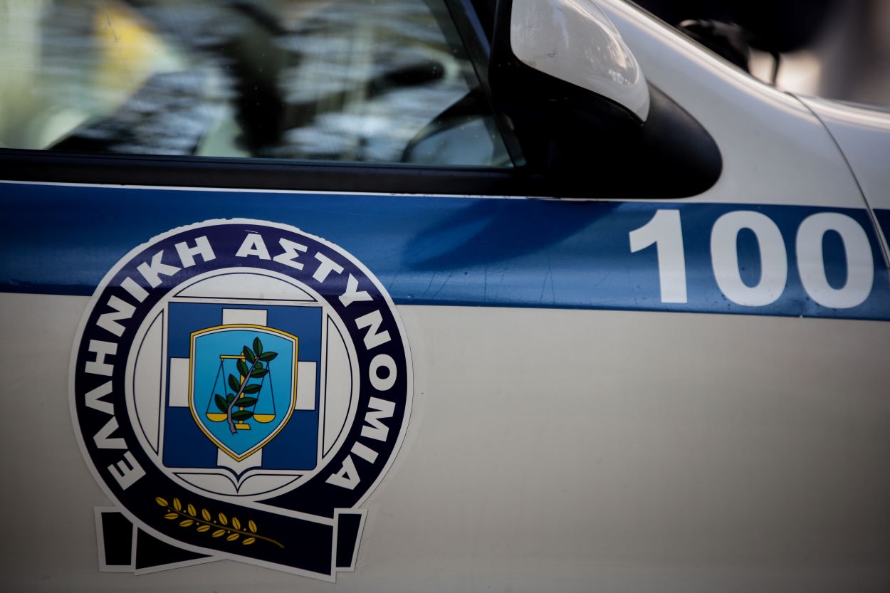 Εξάρχεια: 64χρονος πήγε στο ΑΤ για να βγάλει ταυτότητα για πρώτη φορά