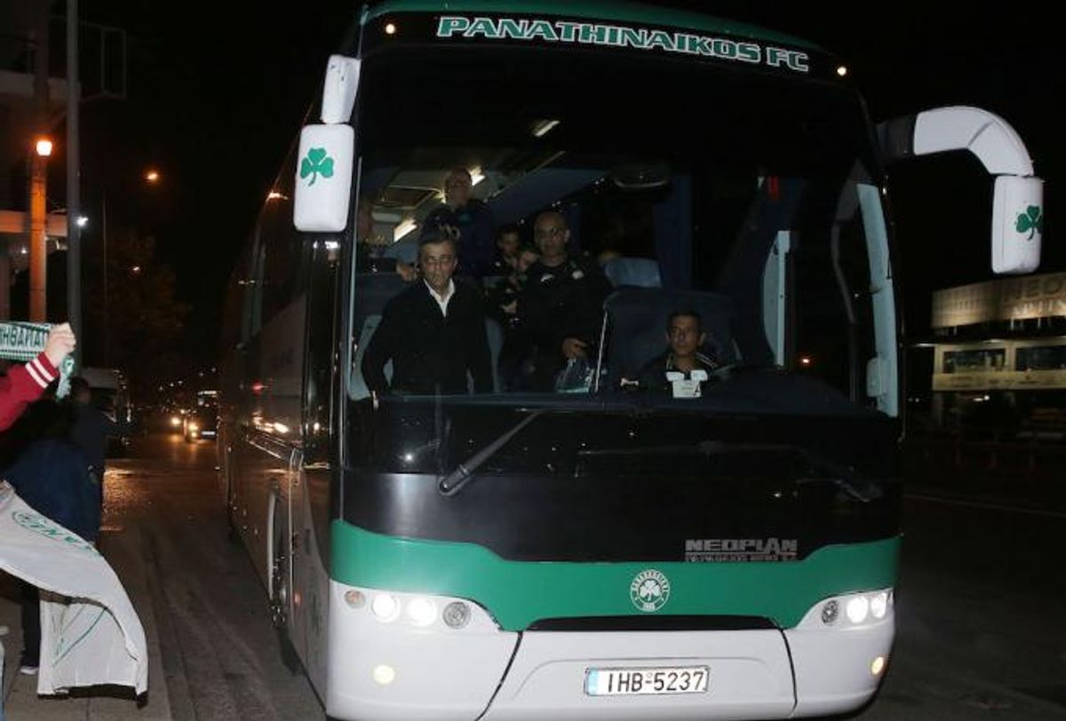 Παναθηναϊκός: “Θερμή” υποδοχή στους παίκτες επεφύλασσαν οι οπαδοί