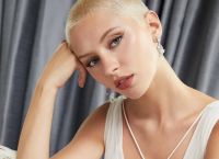 H Iris Law φόρεσε το iconic φόρεμα της Beyoncé… 20 χρόνια μετά H Iris Law φόρεσε το iconic φόρεμα της Beyoncé… 20 χρόνια μετά