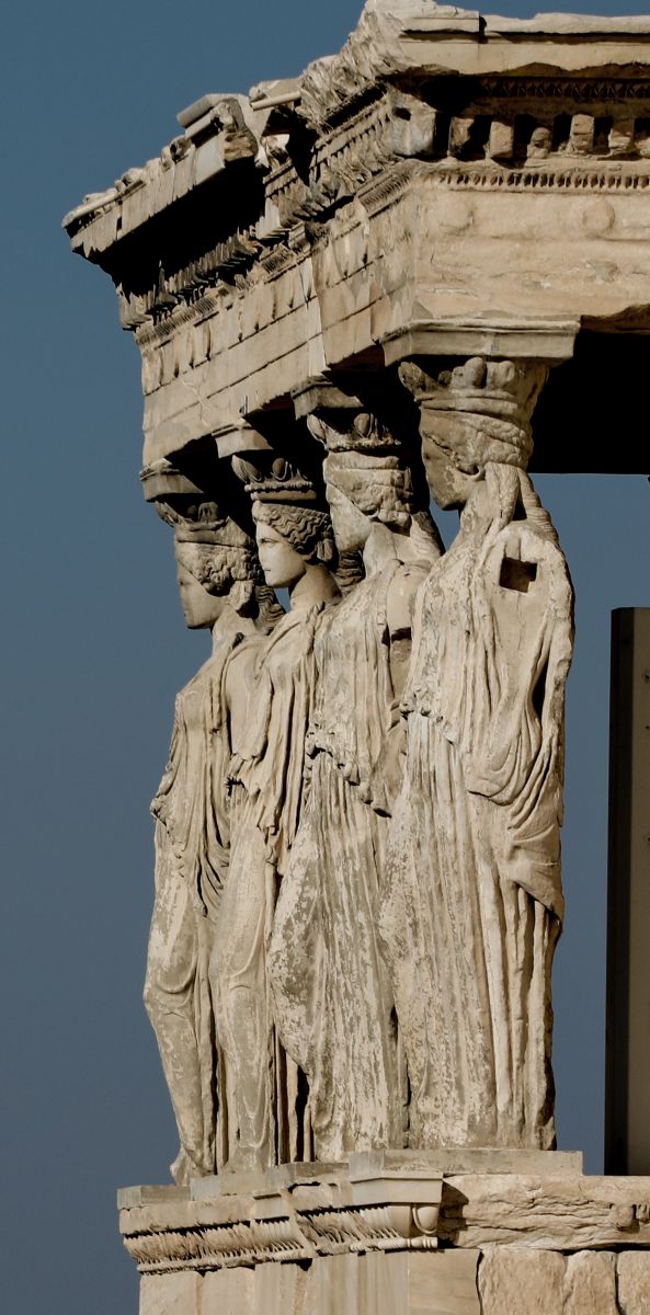Καρυάτιδες – Σπίτι: Το ζωγράφισε ο Τσαρούχης και φωτογραφήθηκε από τον Μπρεσόν