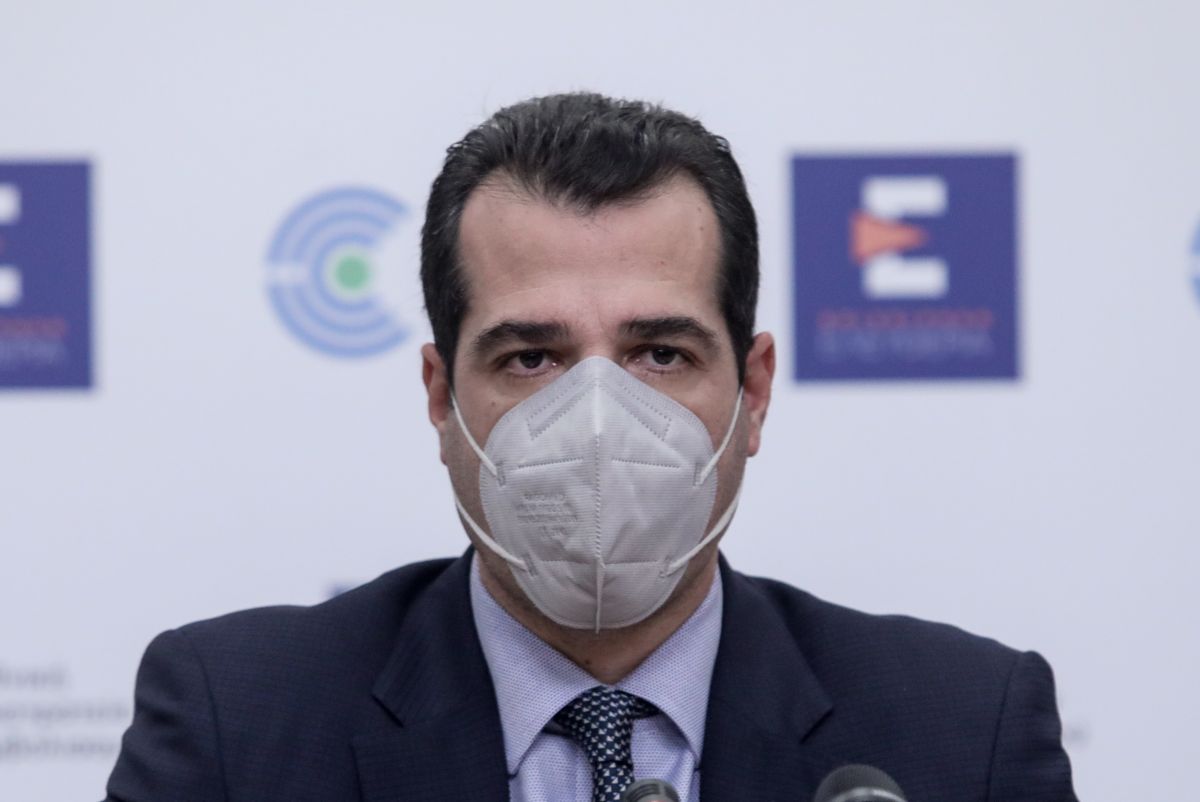 Ανεμβολίαστοι υγειονομικοί: Η εισήγηση του Θάνου Πλεύρη