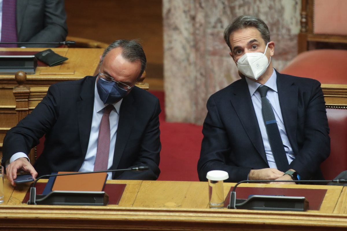 Τριπλή πρόκληση για την Κυβέρνηση