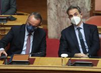 Τριπλή πρόκληση για την Κυβέρνηση