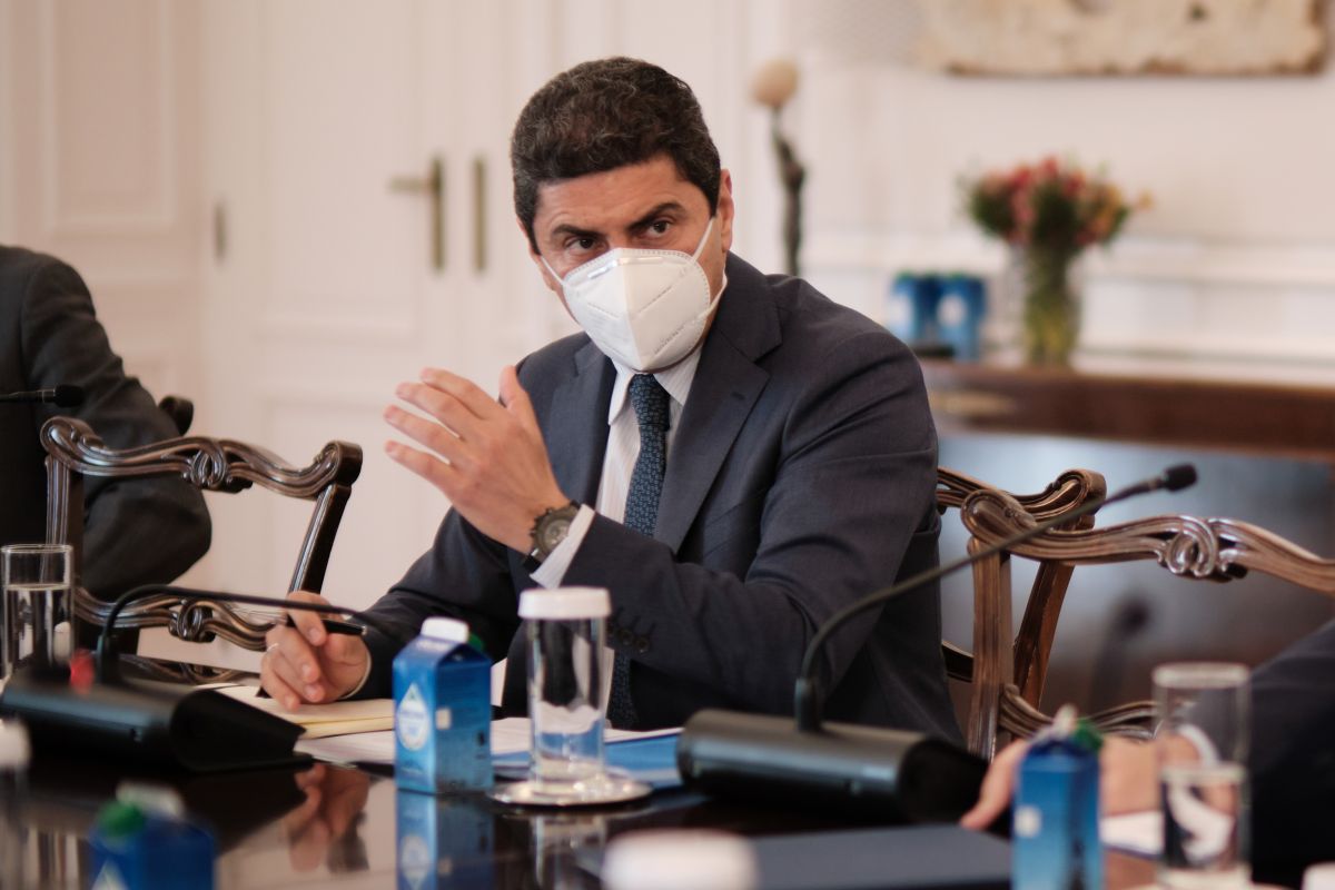 Αυγενάκης: “Είμαι εγγυητής της νομιμότητας, δεν έχω ανάμιξη στις εκλογές της ΕΠΟ”